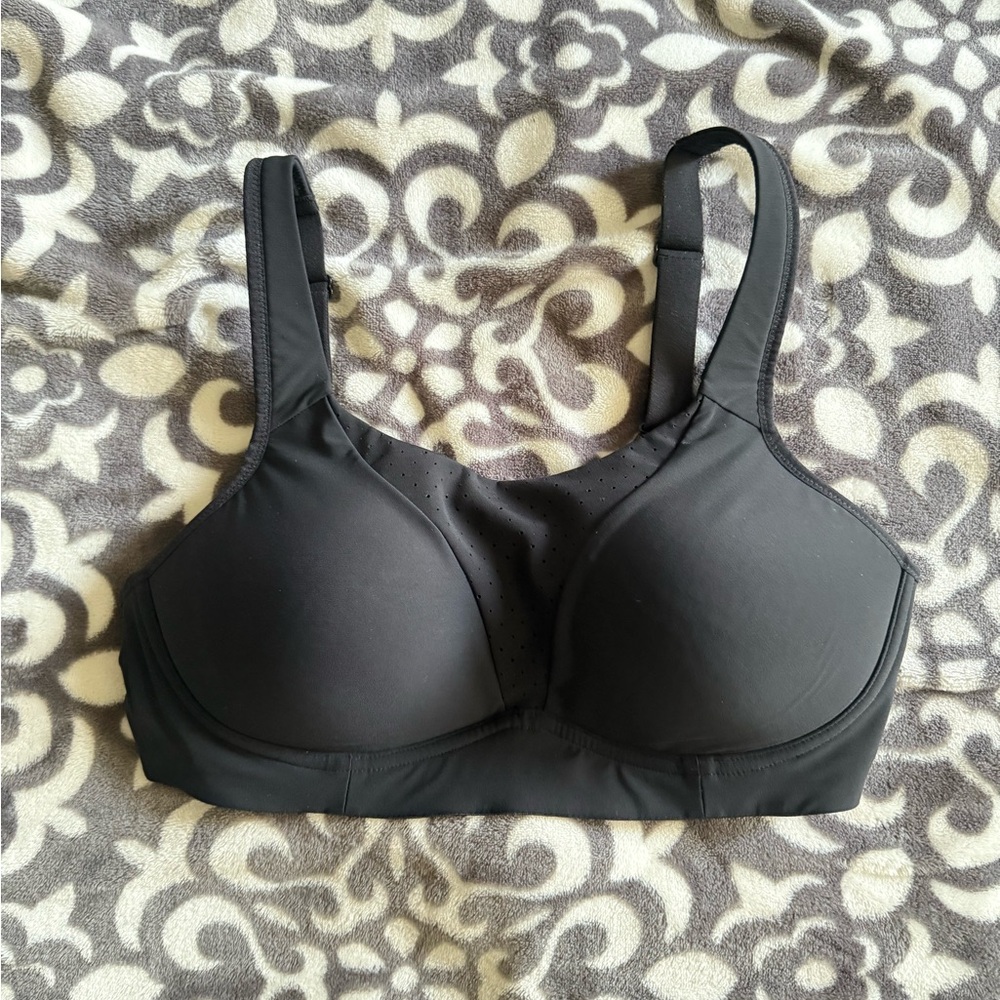 Black Women's Lululemon Sports Bra